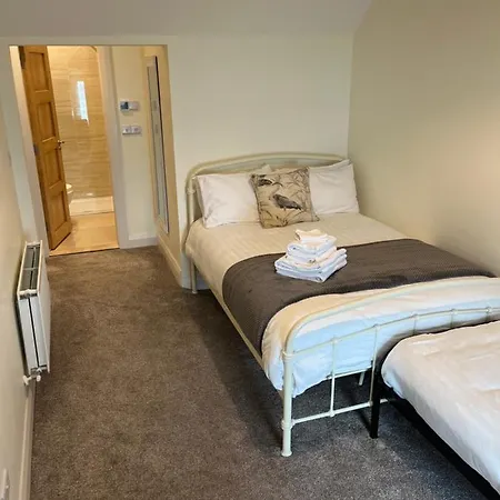 Old Irish Lantgård *