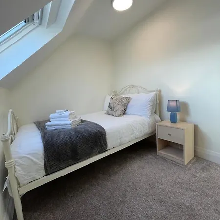 Old Irish Lantgård *